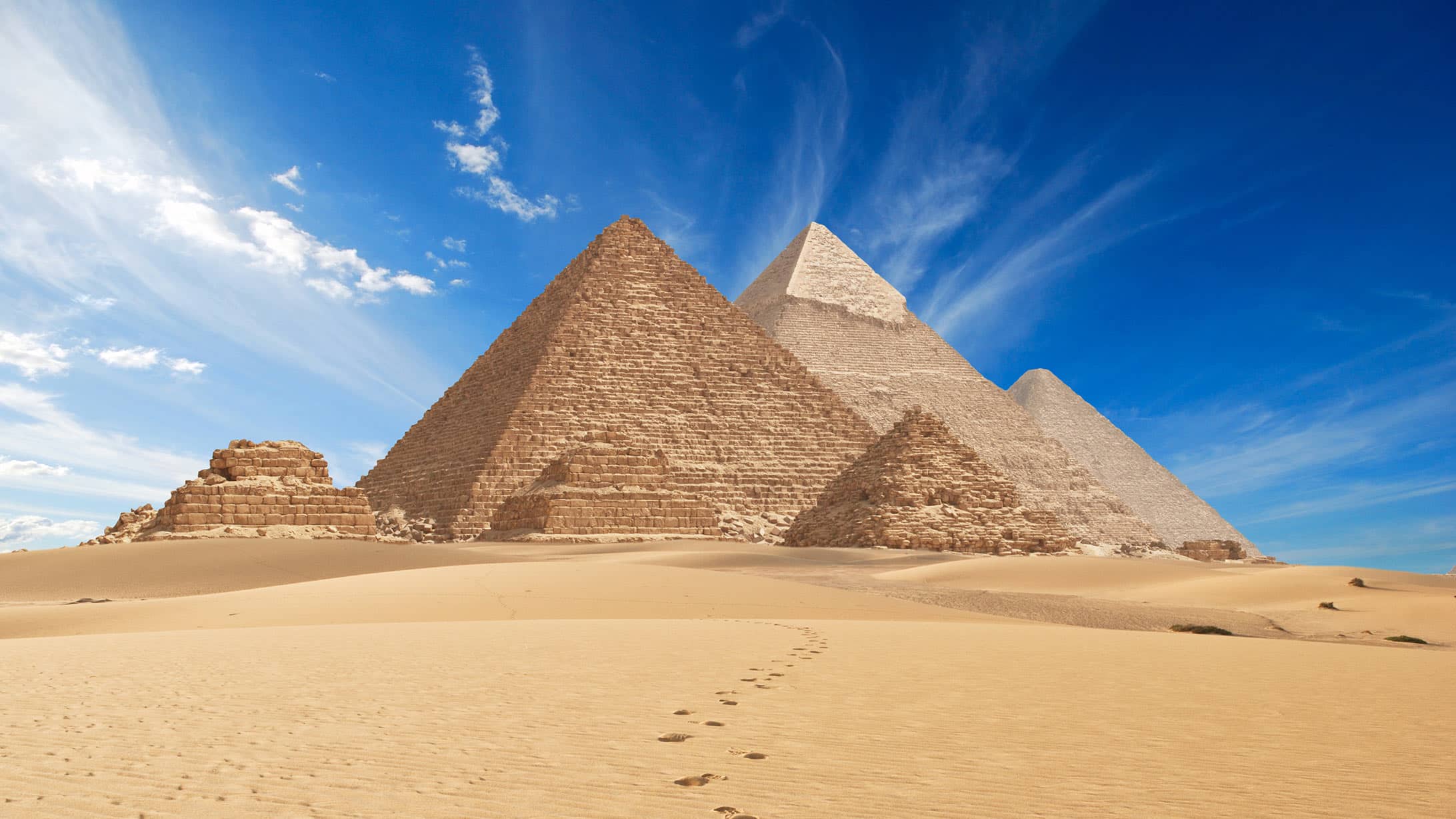 Pyramiden in der Sandwüste
